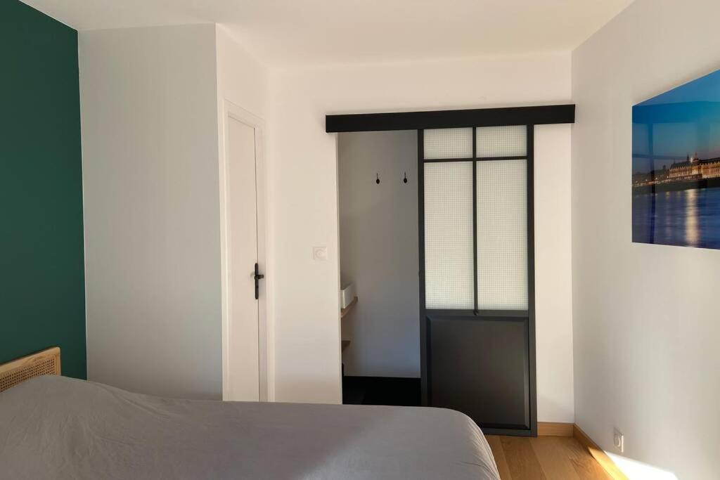 Le Clos Du Mesnil, Logement Totalement Independant Le Tourne Exterior foto